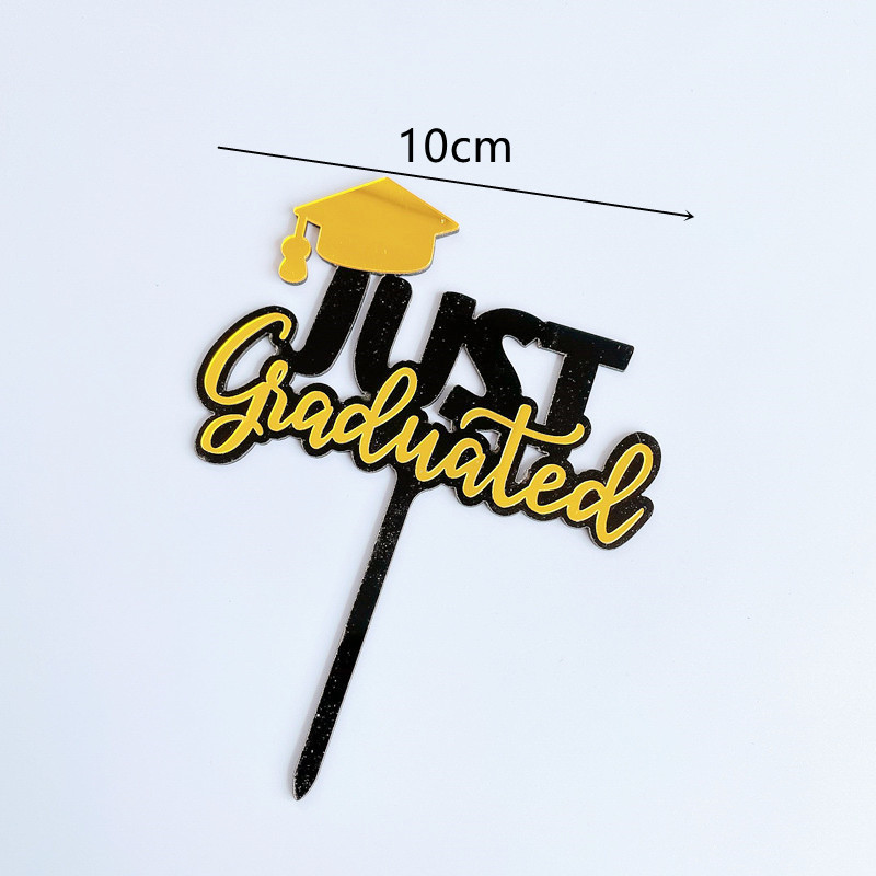 Topper Just Graduated 13cm