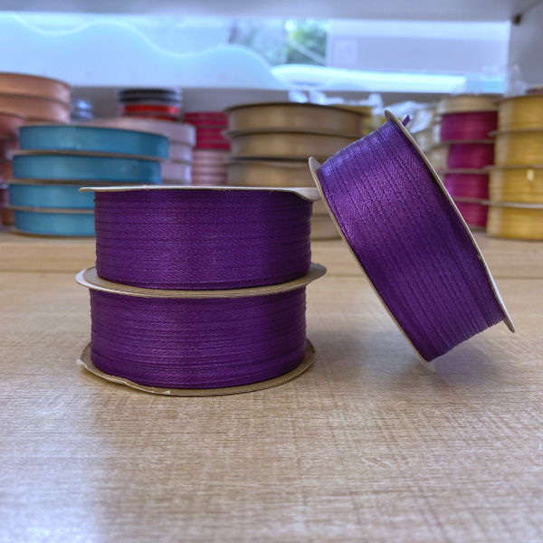 Κορδέλα σατέν μωβ 3mm 100m διπλής όψης
